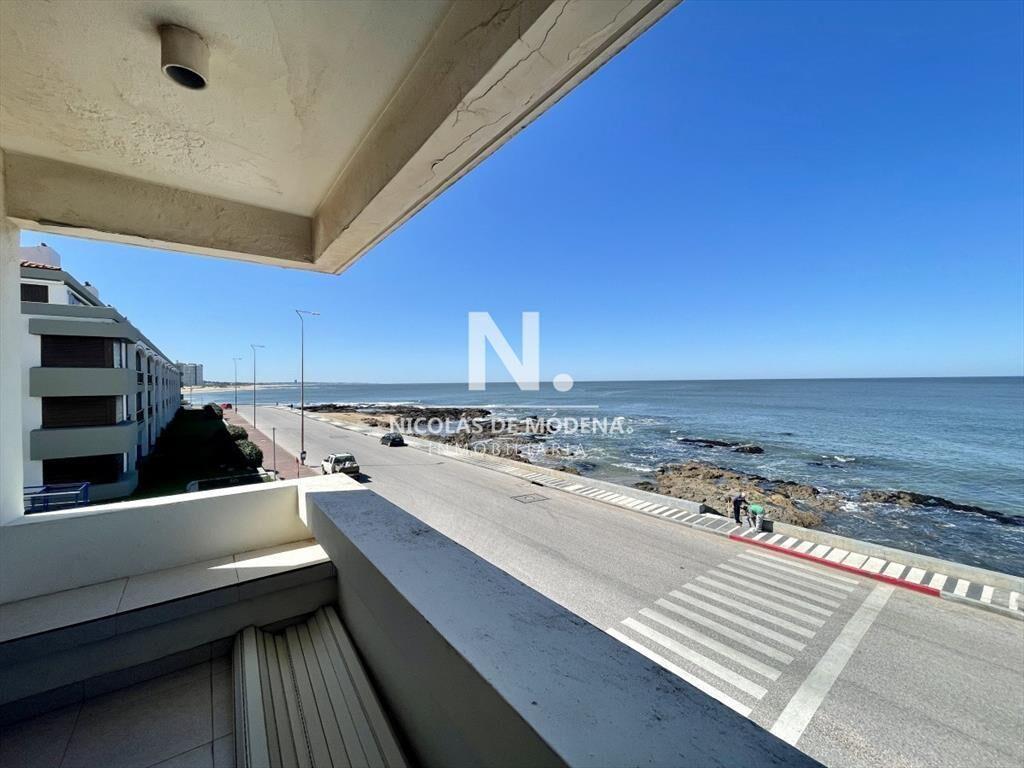 Apartamento en primera línea, Playa Brava, Punta del Este.