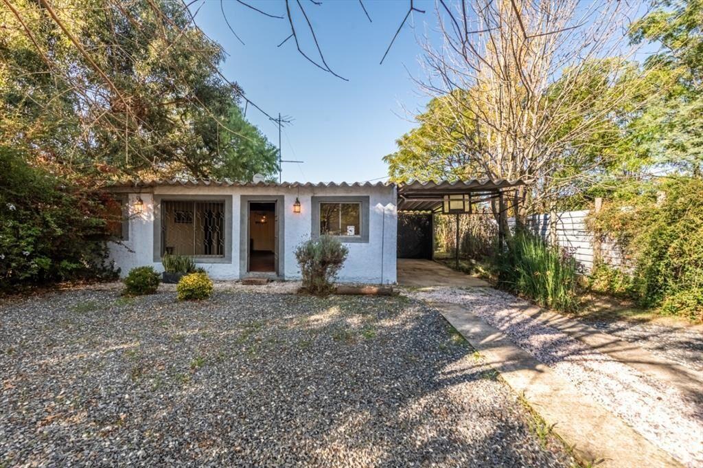 Casa en venta 4 dormitorios 2 baños c/ cochera en Parque...