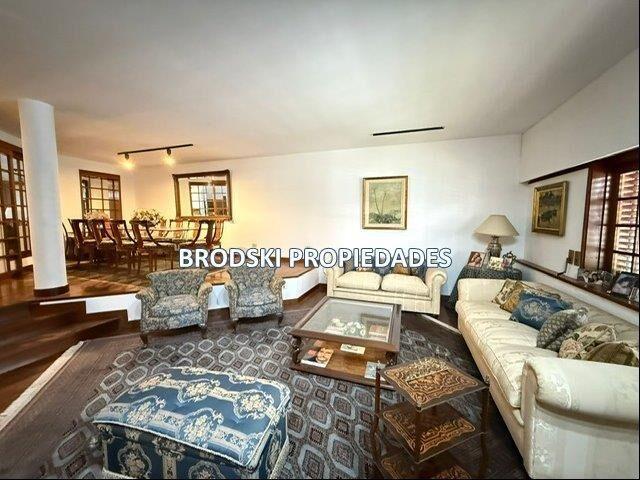 POCITOS NUEVO VENTA DE CASA 4 DORMITORIOS, ESTAR, JARDIN
