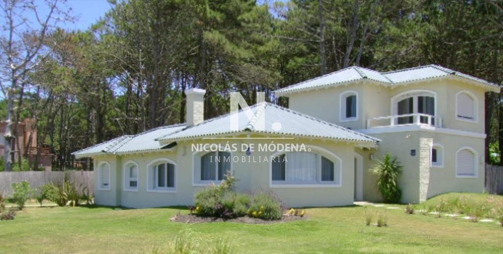 EsplÃ©ndida casa en Montoya