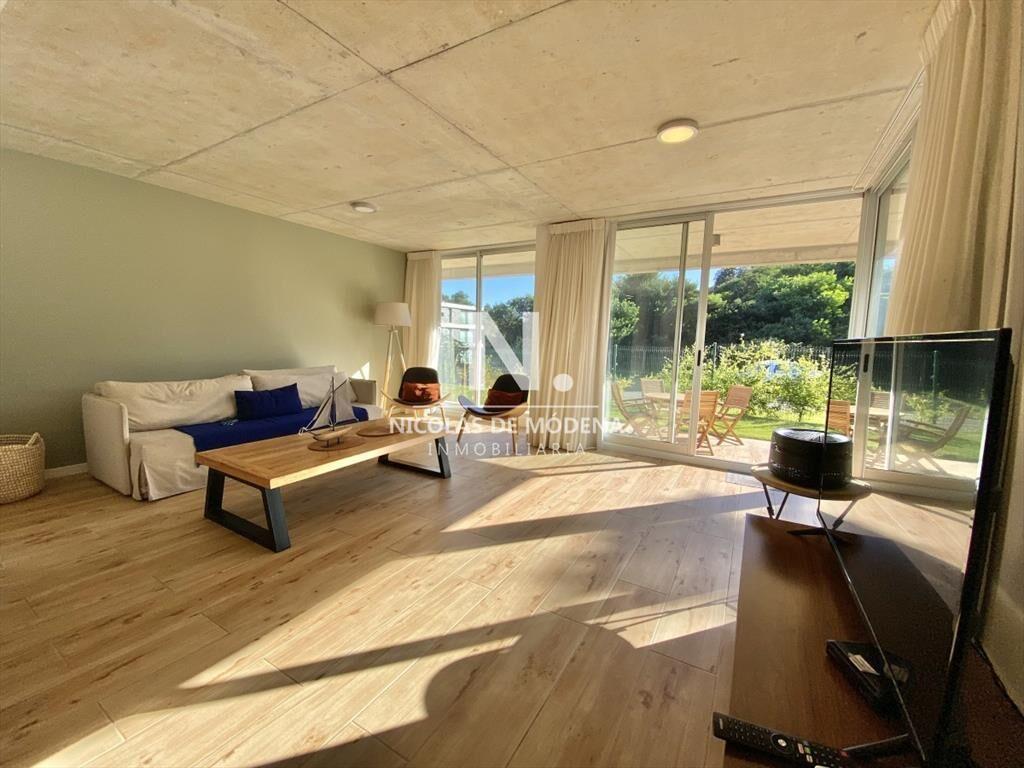 Vende impecable apartamento de 2 dormitorios en