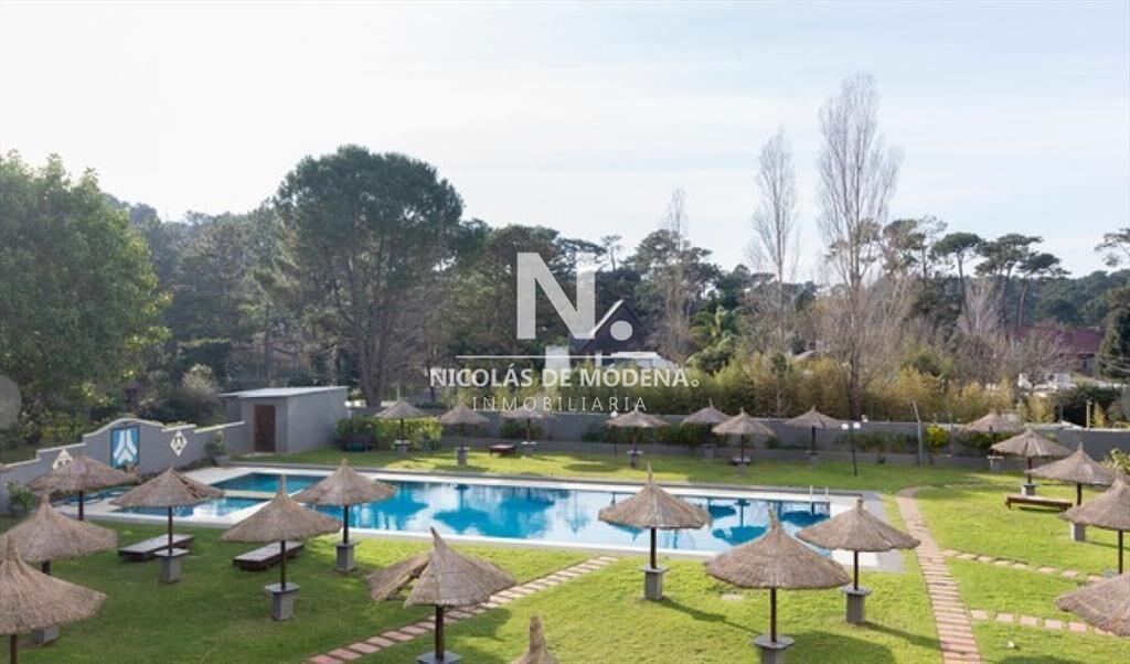 En venta apartamento de 2 dormitorios en torre en