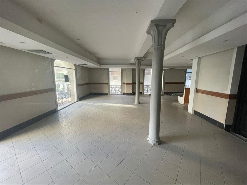 OFICINA EN ALQUILER SOBRE PEATONAL SARANDÍ