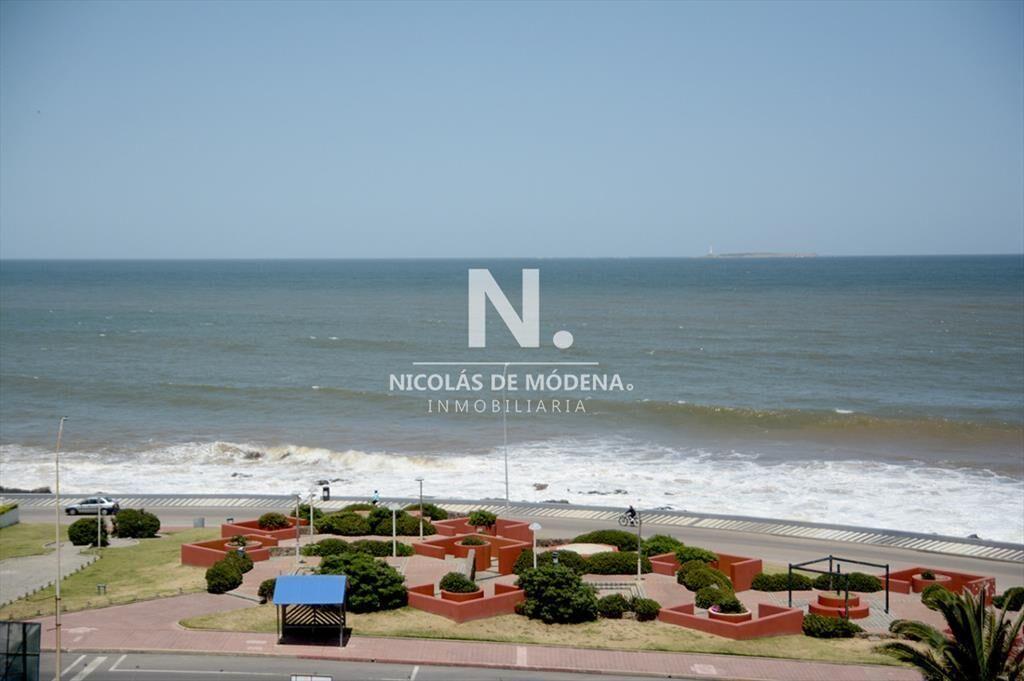 Departamento de 3 dormitorios con terraza con en