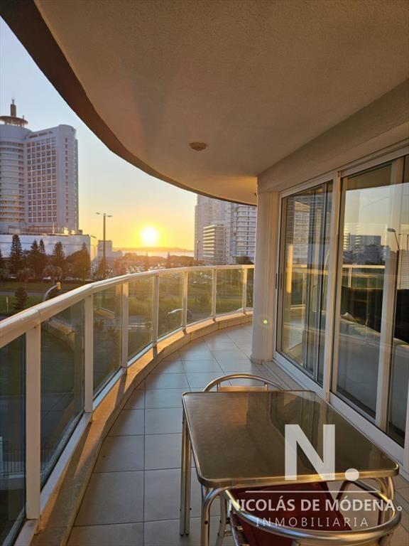 Apartamento en venta de 3 dormitorios en Punta del Este