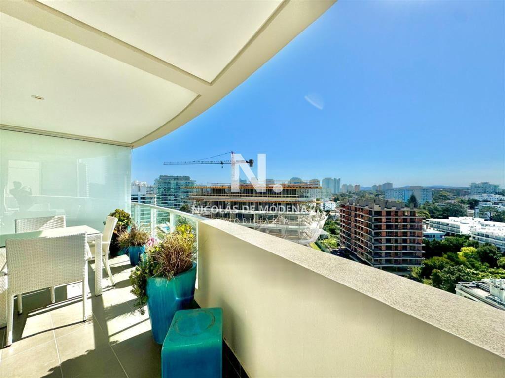 Vende apartamento con hermosa vista de 2 en punta