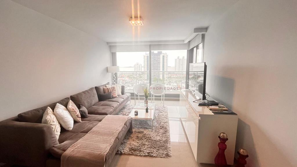 Apartamento en venta de 2 dormitorios en edificio
