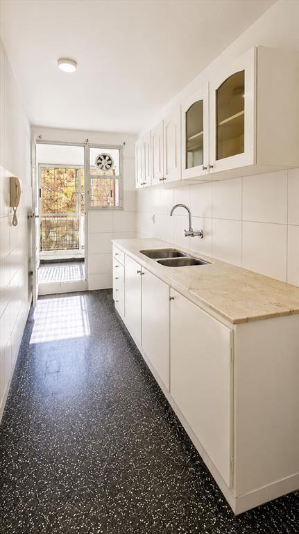 Vende apartamento Pocitos 3 dorm 2baños y balcones