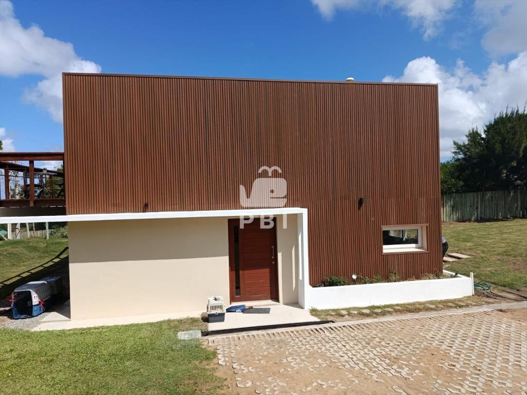 Casa en venta de 3 dormitorios con piscina en en