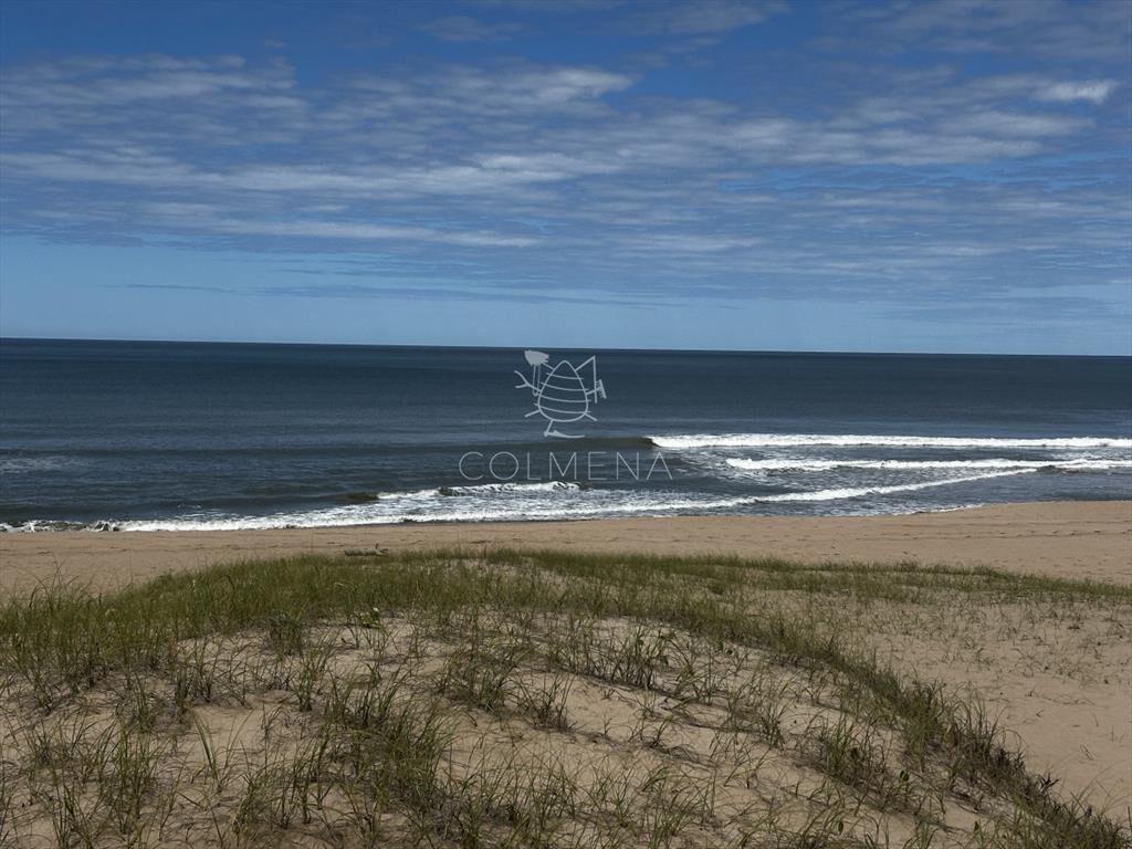 Venta en exclusiva terreno primera línea al mar