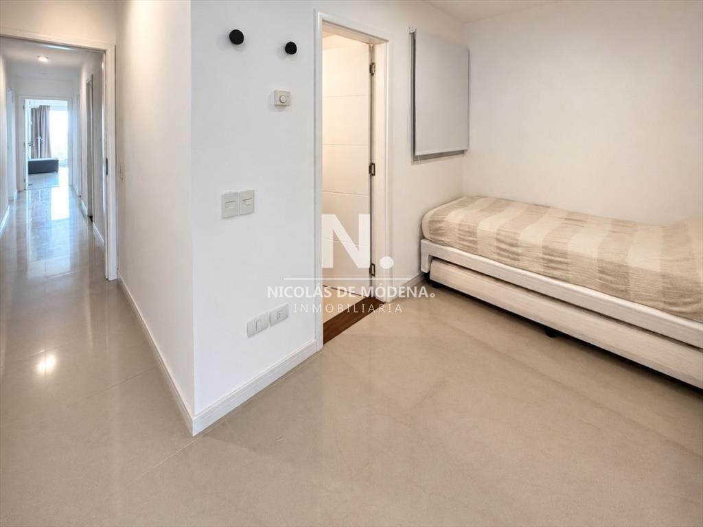 Vende departamento de 2 dormitorios y medio en al