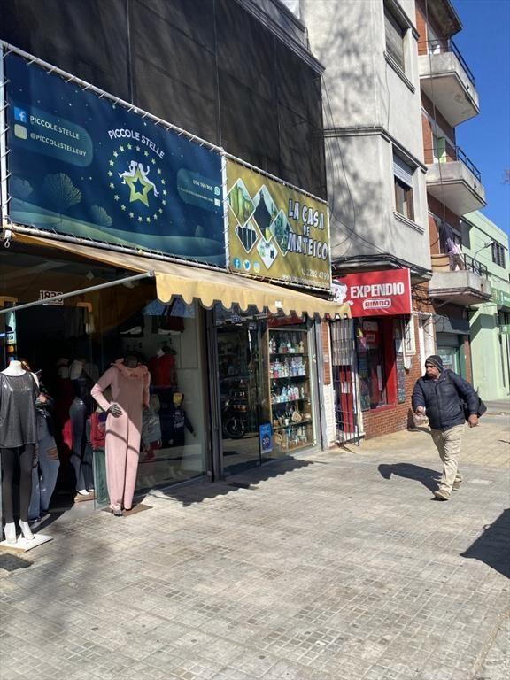 INVIERTA EN LOCAL COMERCIAL CON RENTA ZONA MAYORISTA