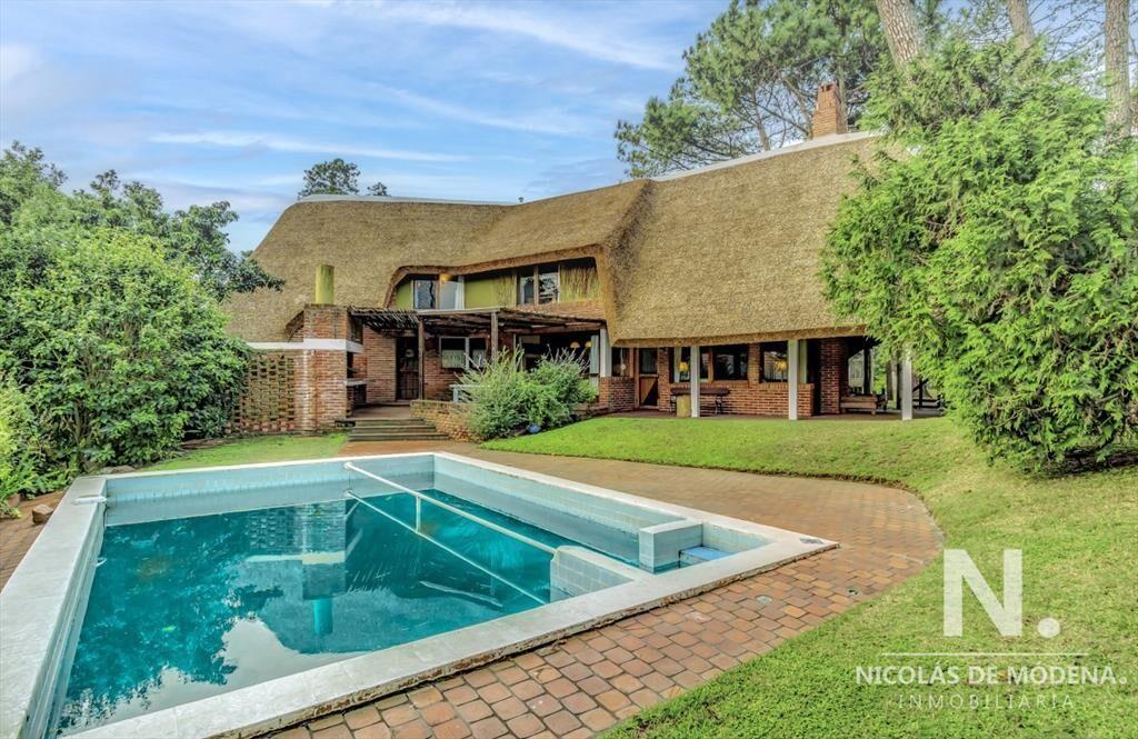 Venta de casa de 4 dormitorios en Pinares, Punta del Este