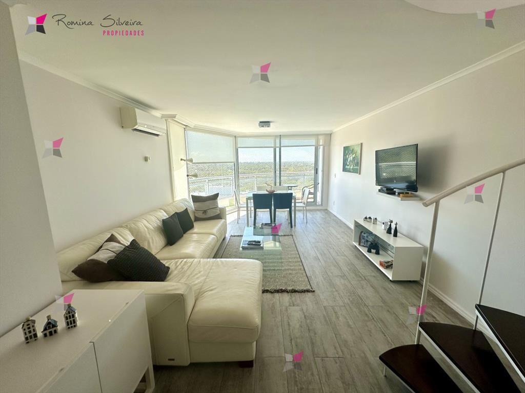 Pent House duplex en torre de categoria con