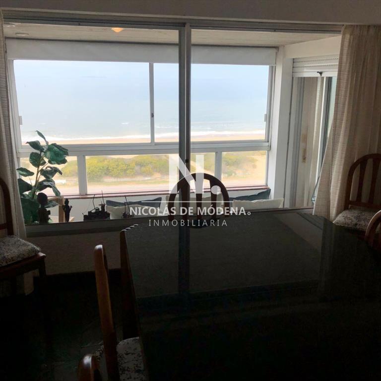 Apartamento de 3 dormitorios en venta en Punta del Este