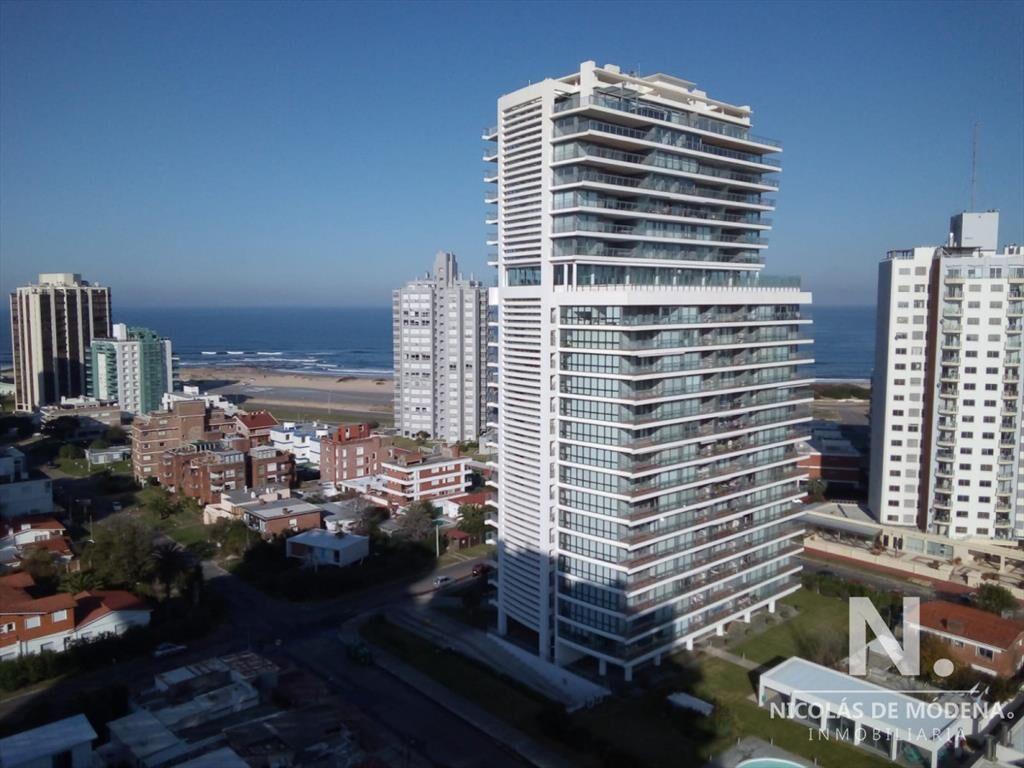 Departamento de 2 dormitorios con hermosa vista a playa bra