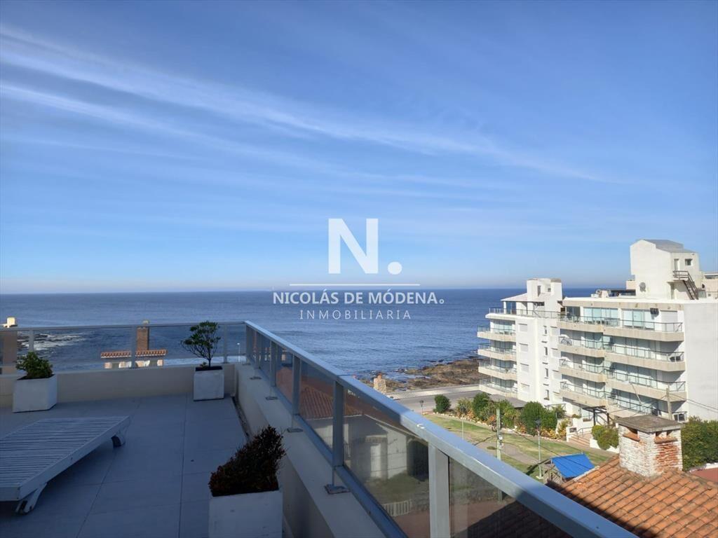 Departamento de 3 dormitorios con parrillero en