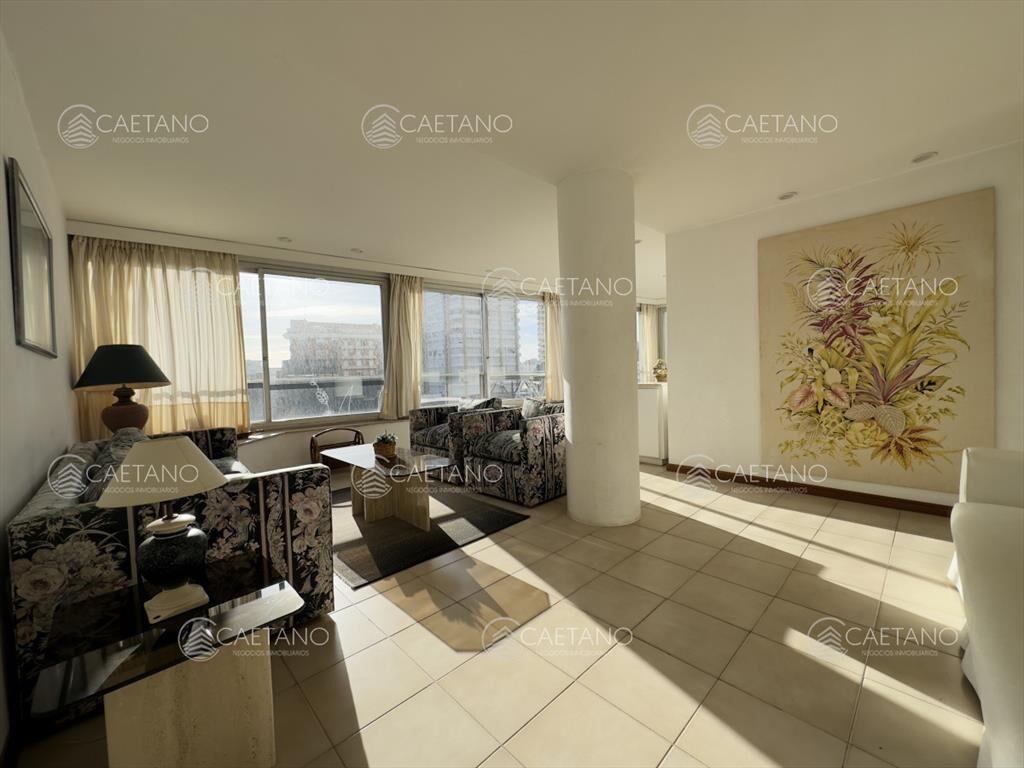 Apartamento en venta, dos dormitorios, 2 baños, peninsula.