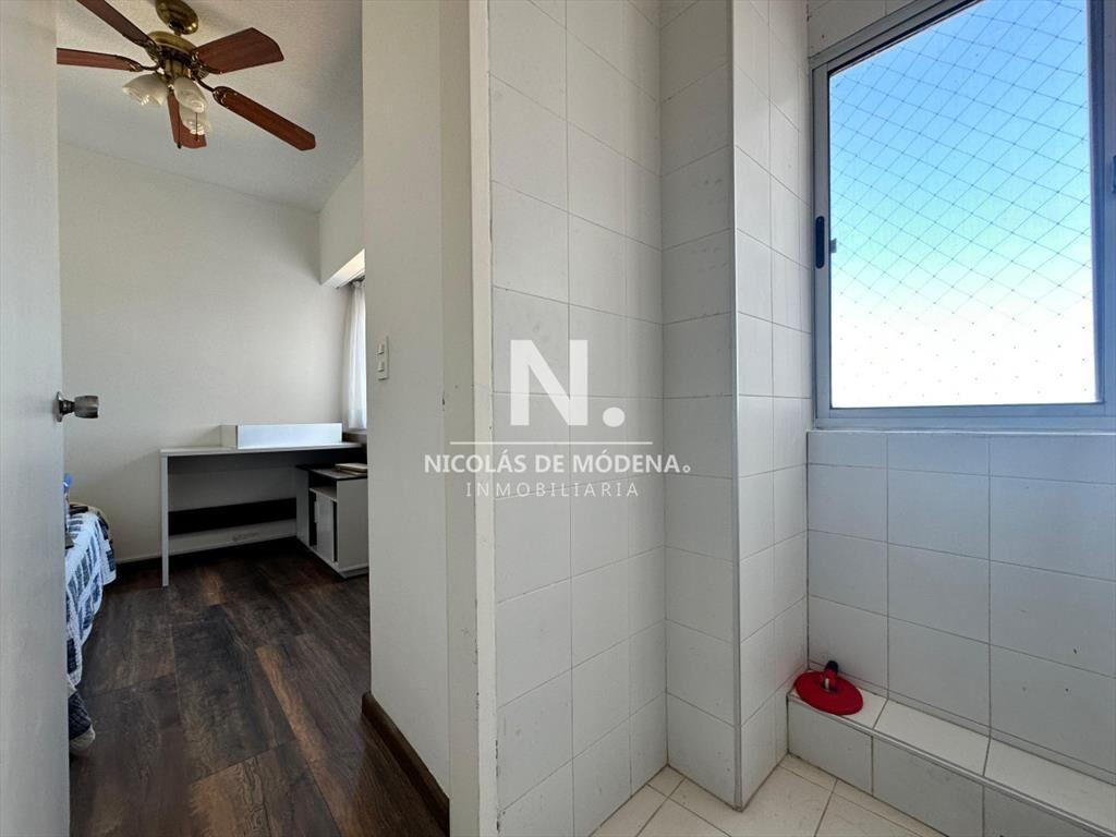 Apartamento de dos dormitorios y dependencia de