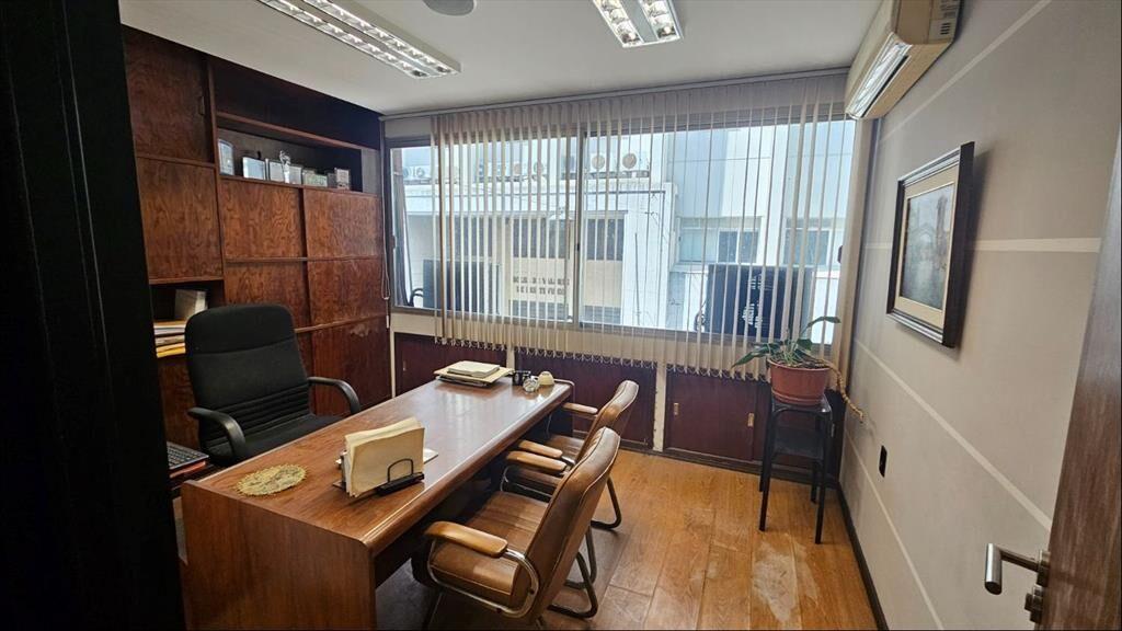 VENTA Oficina Ciudad Vieja 2 Baños