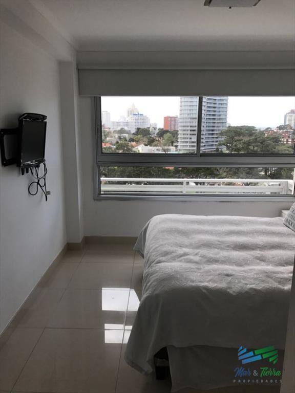 En venta.. piso alto , torre de categoría con y