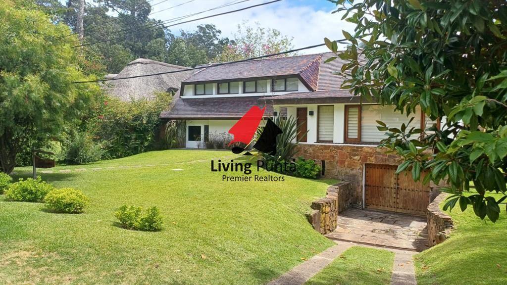 Vende gran casa para vivir todo el año, de 3 en