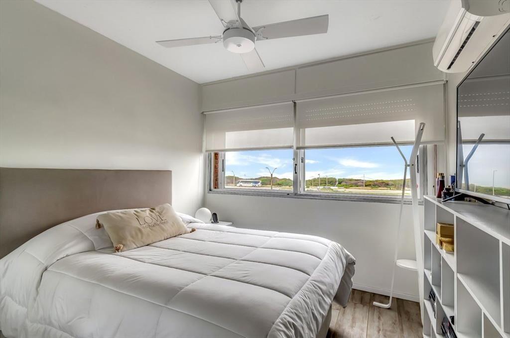 Venta Apartamento de 2 Dormitorios Frente al Mar!