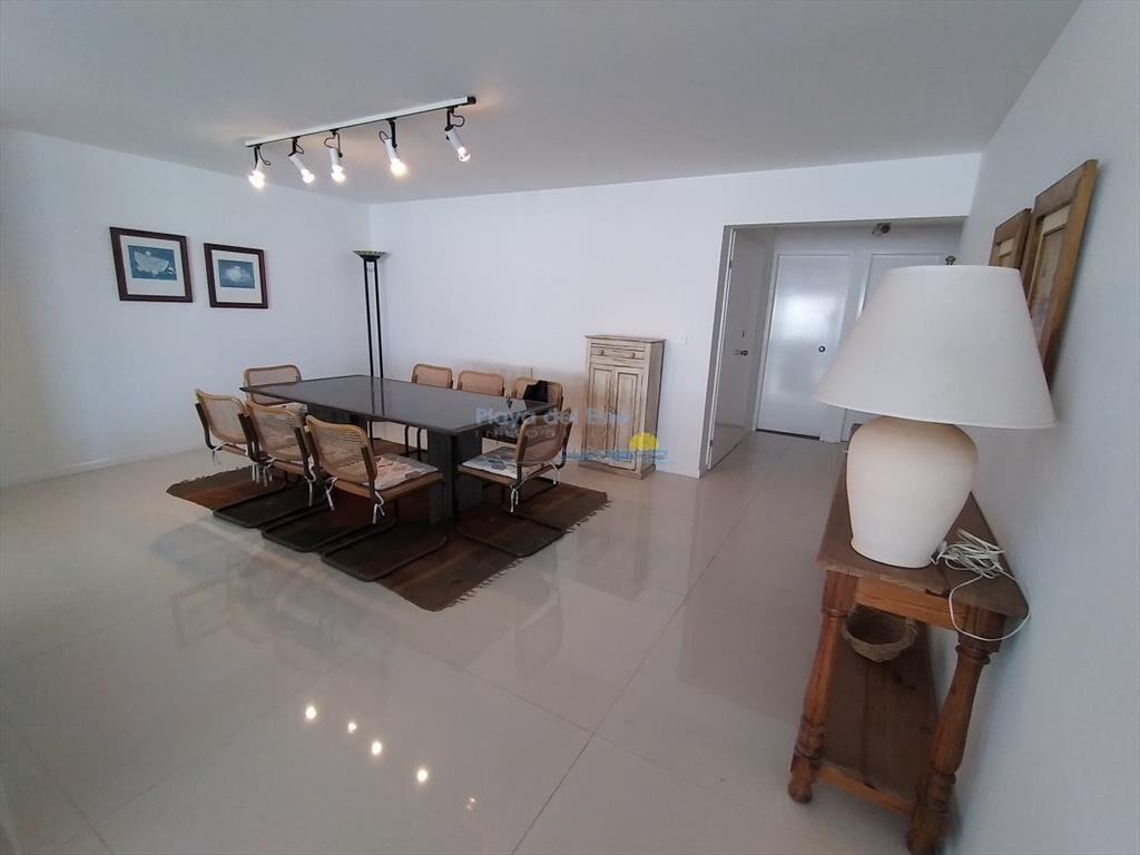 apartamento con vista a playa brava zona de