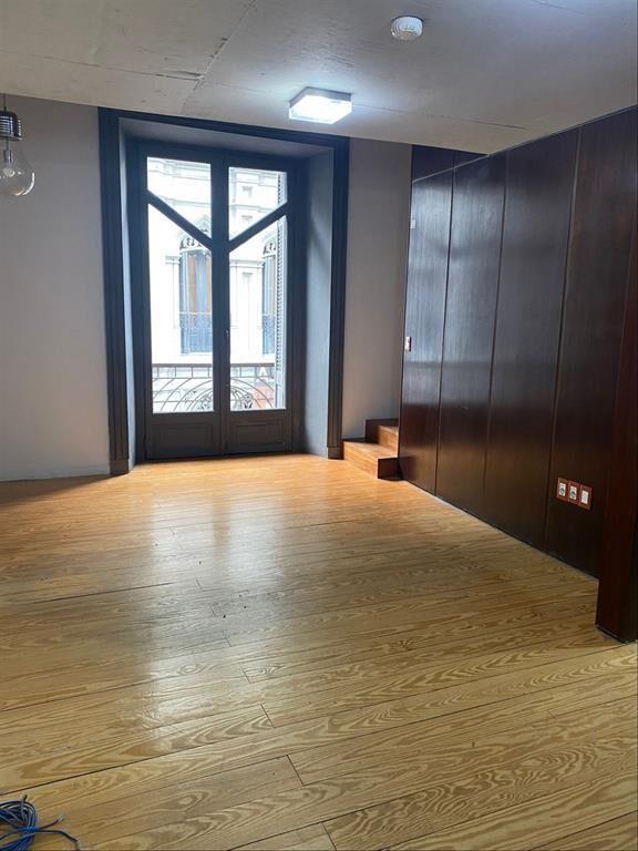 Alquiler Ciudad Vieja Oficina al frente en Barreiro  Ramos