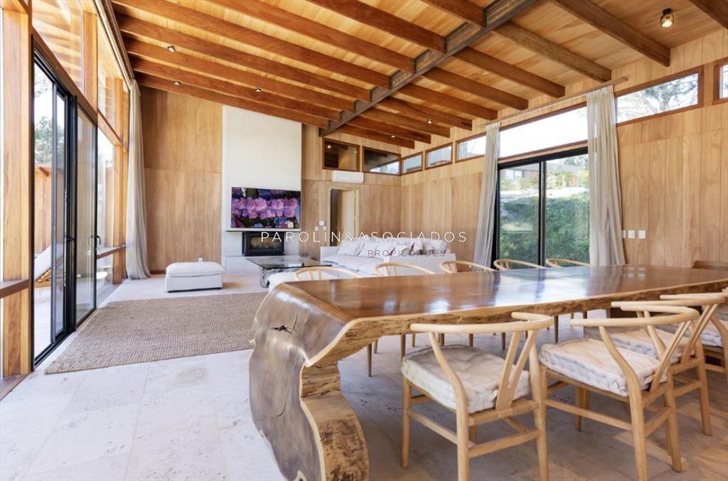 Casa en Venta de 5 Dormitorios en Laguna