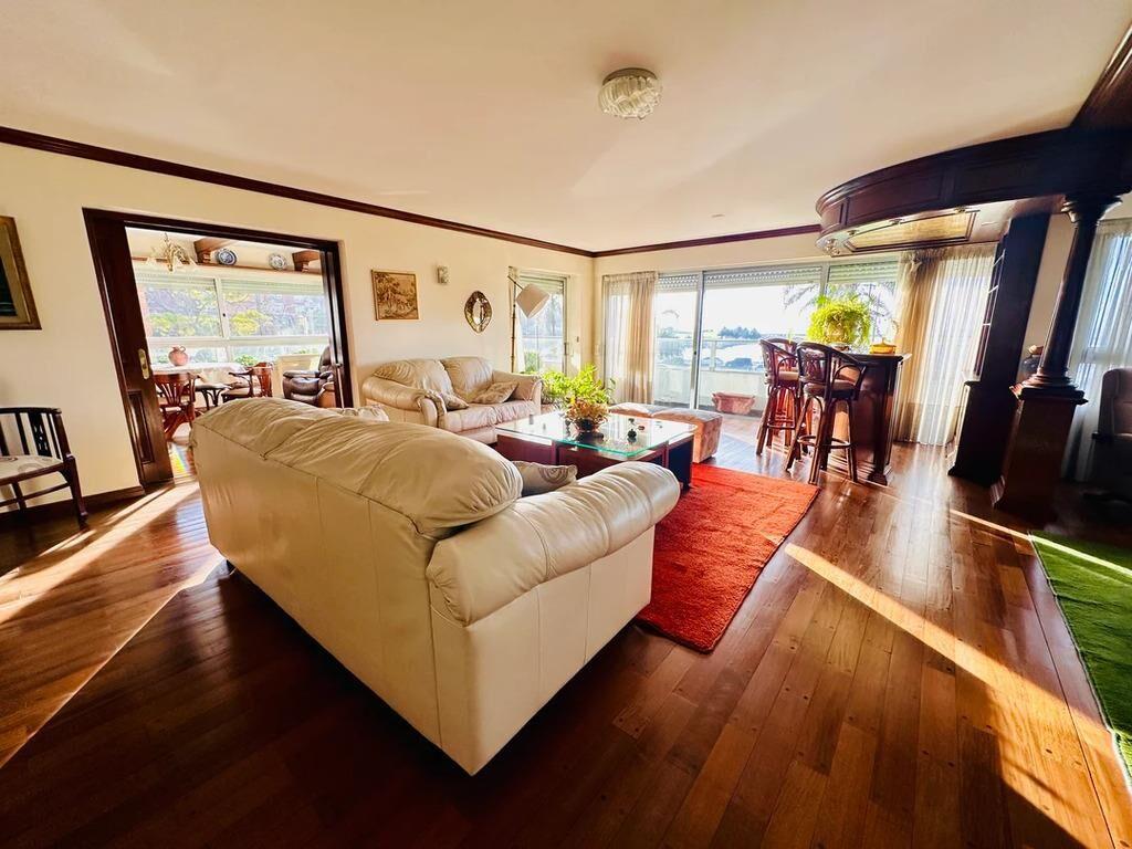 Venta Apartamento 3 Dormitorios y Servicio Completo Garaje D