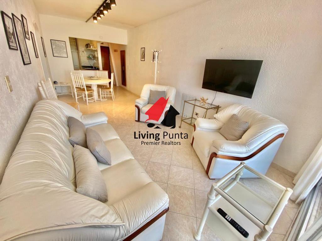 Apartamento de 2 dormitorio y medio en Primera de