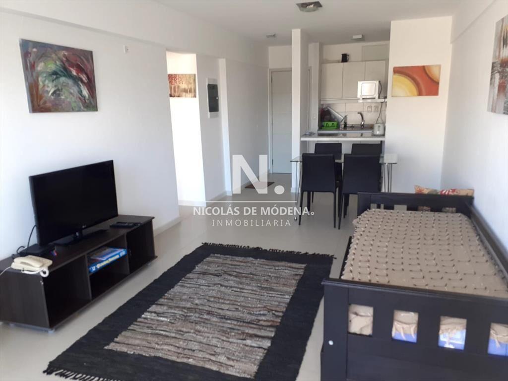 Apartamento en torre moderna con buenos amenities