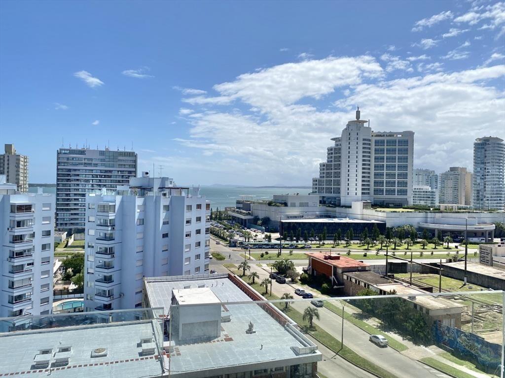 ALQUILER ANUAL DE 3 SUITES EN EDIFICIO ARTOWER CON SERVICIO