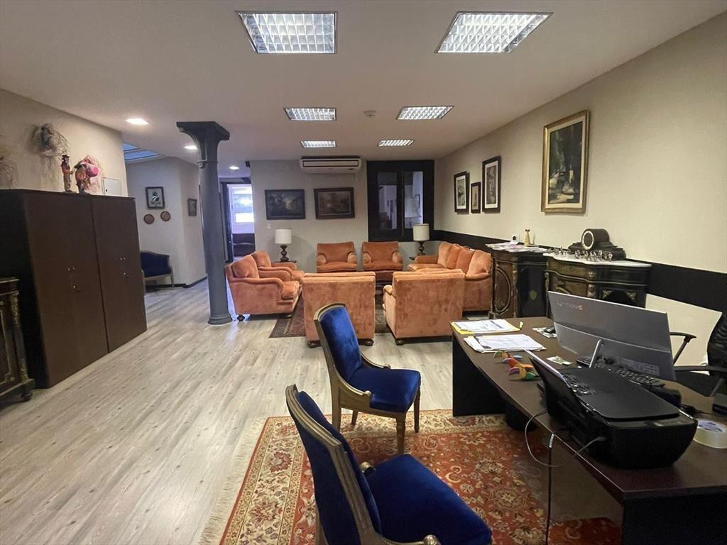 OFICINA EN ALQUILER SOBRE PEATONAL SARANDÍ