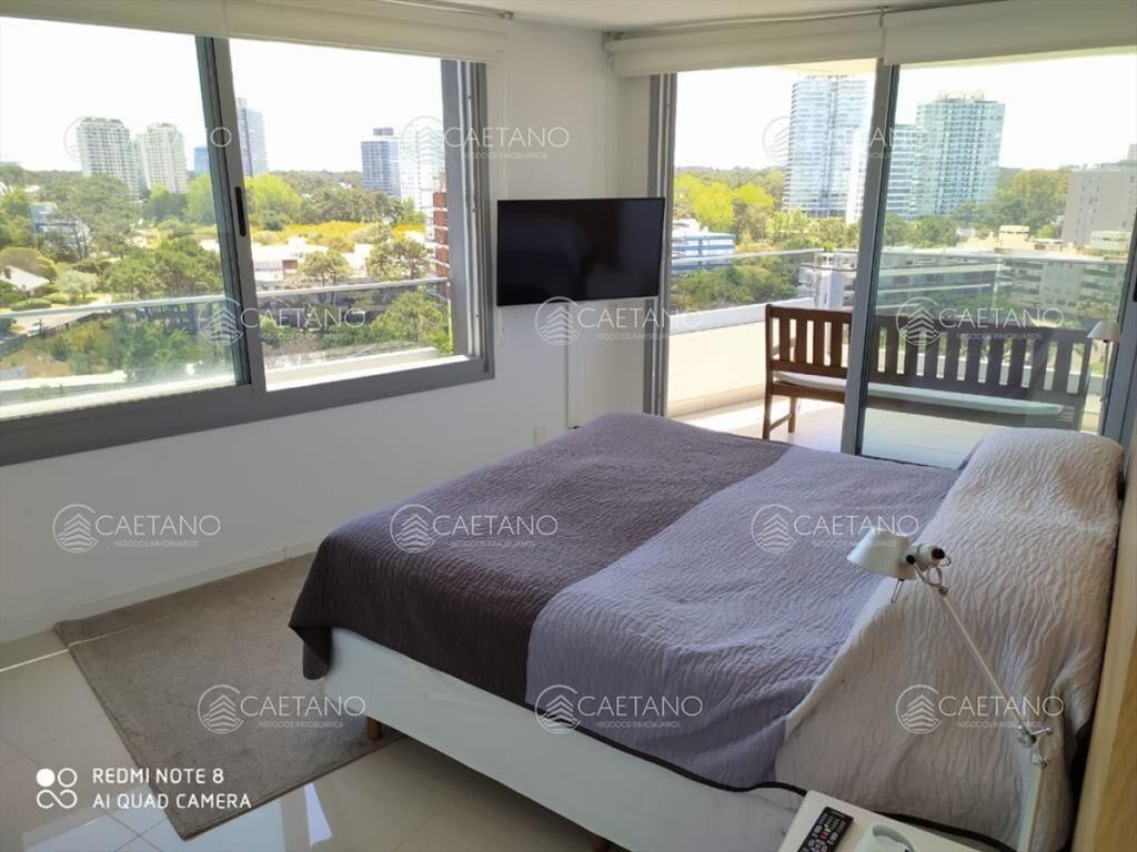 Hermoso apto. en Edificio de categoria!