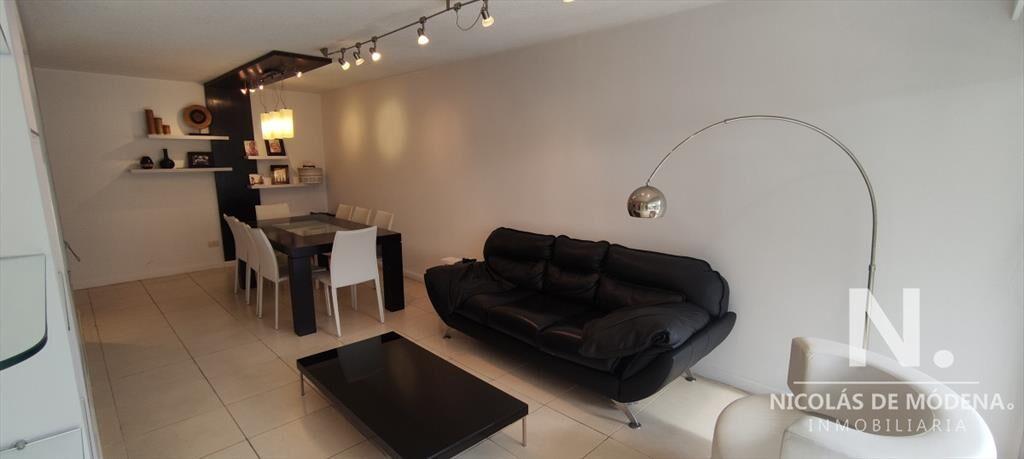 Oportunidad de compra. Vende apartamento de 3 dormitorios e