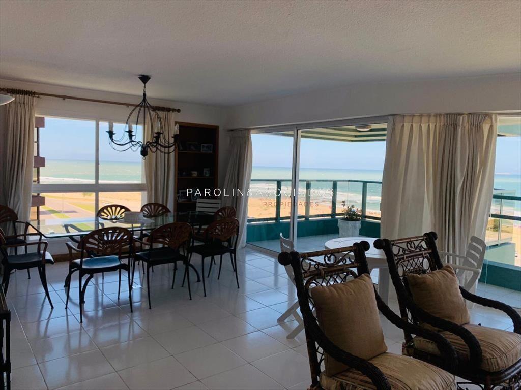 Apartamento en venta de 3 suites en edificio del