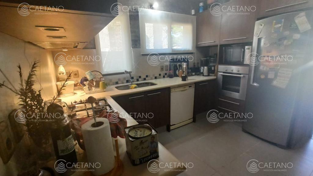 Casa ubicada a pasos de Avenida Córdoba en - del