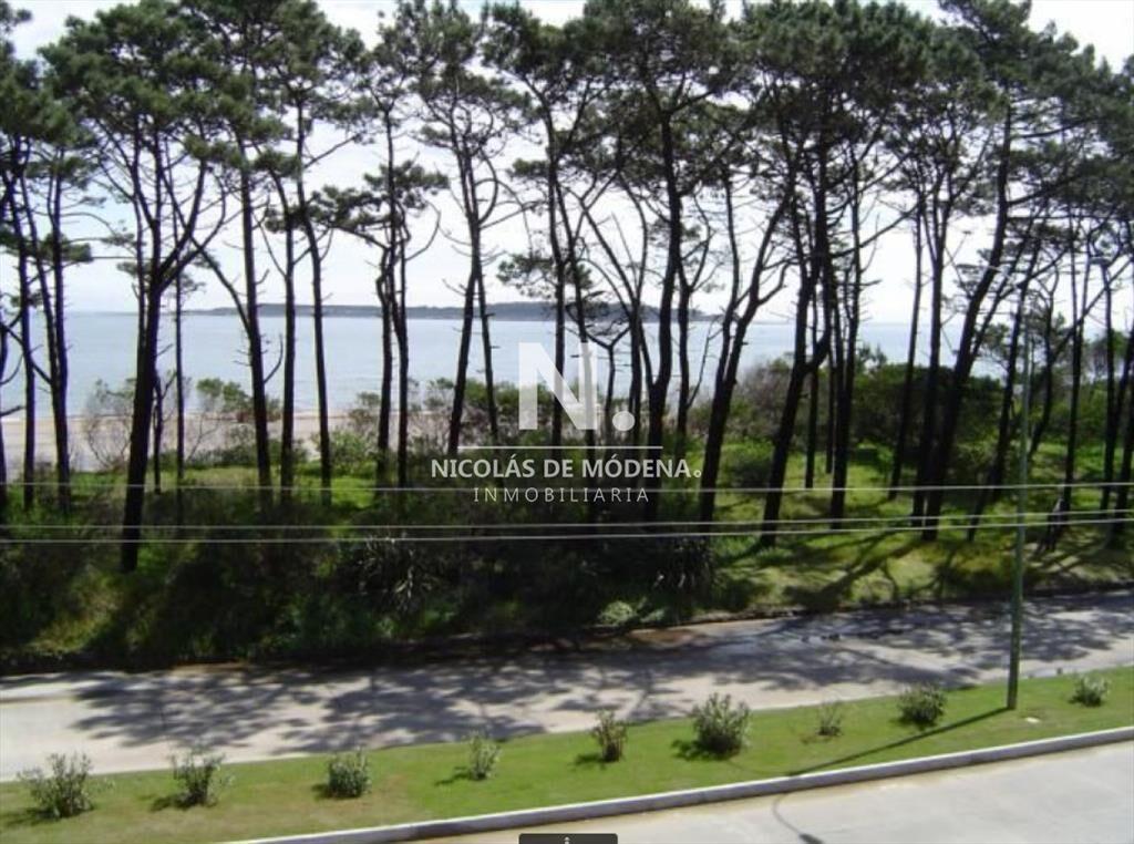 Se vende apartamento a metros del mar de 2 en del