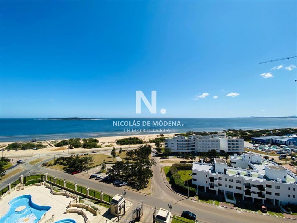 Departamento en venta en Playa Mansa con linda