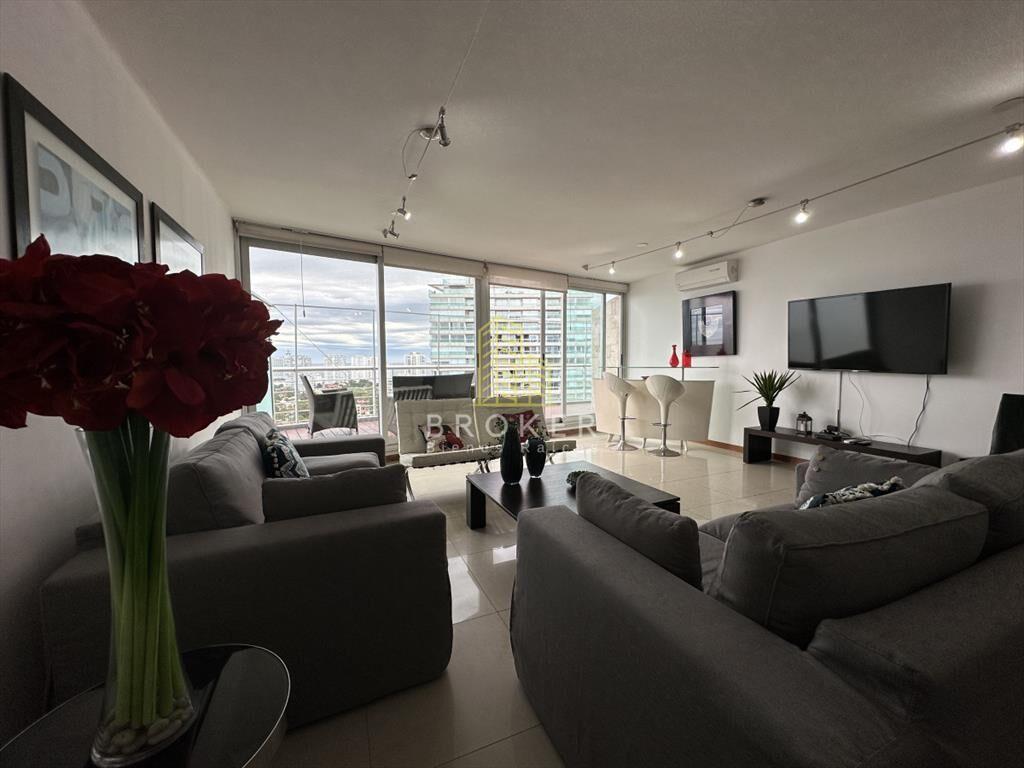 Venta y alquiller de espectacular penthouse con a