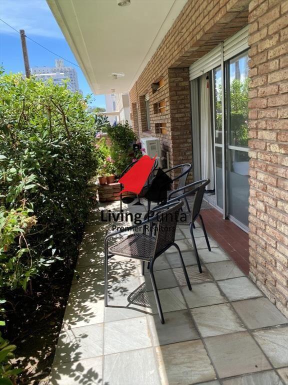 Hermoso apartamento estilo casita a una cuadra