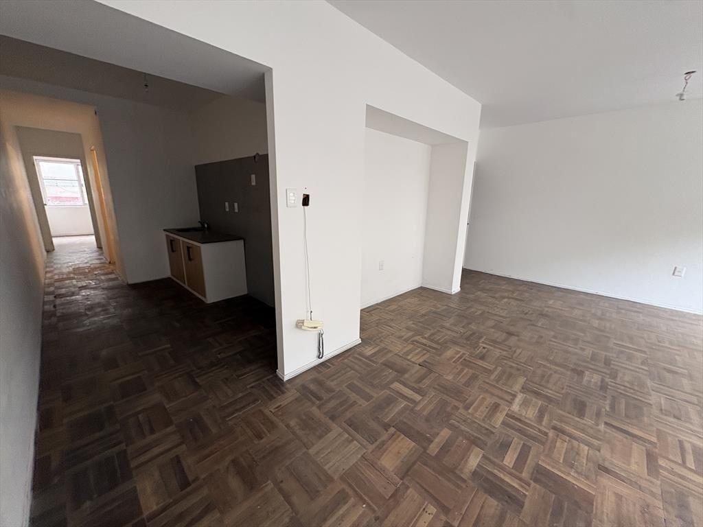Alquiler - Apartamento al frente con dos dormitorios en el C