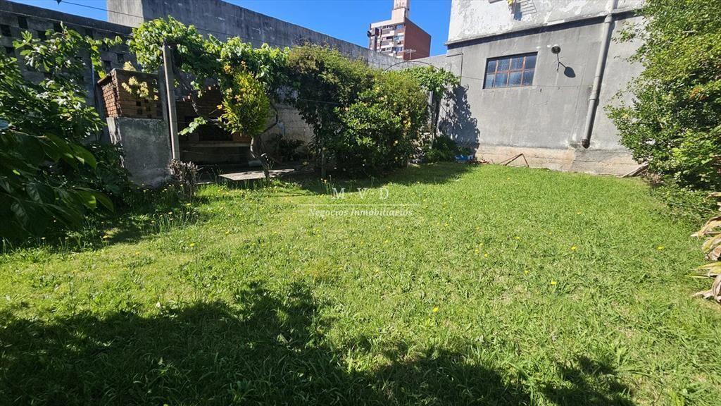 Casa Con JardÃn, Fondo Y Garaje Para 6 Autos