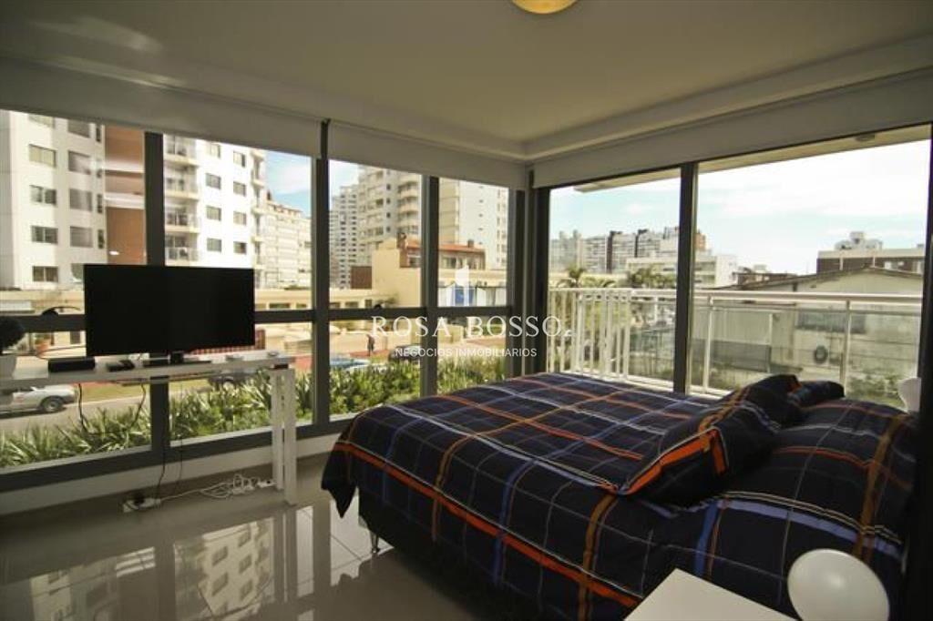 Apartamento, Alquiler, 2 dormitorios, 2 baños, Punta del E
