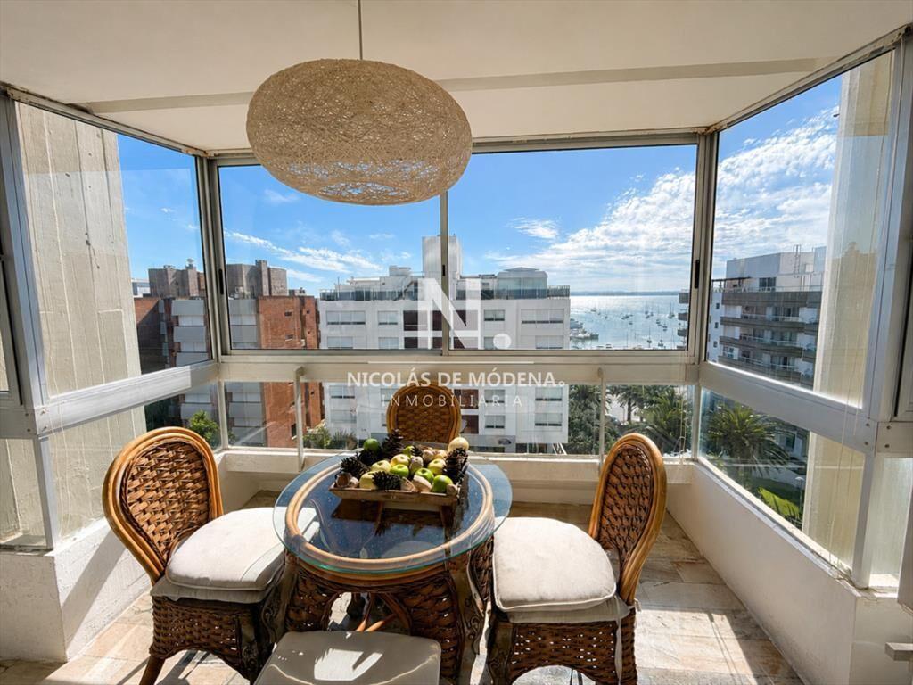 Alquila Apartamento en Península - Punta del Este de 3 dor