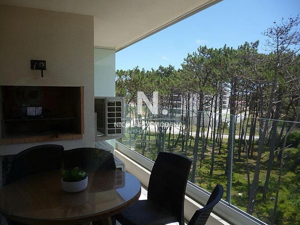 Vende Apartamento de 3 dormitorios en Mansa Punta
