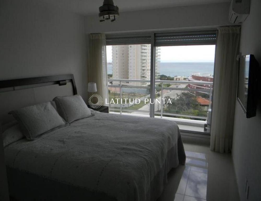 Apartamento en Mansa, 3 suites más dependencia