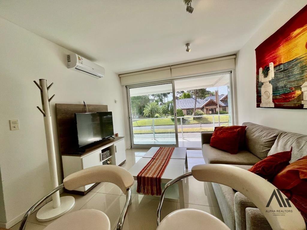 Apartamento en venta c/ cochera en Playa Mansa